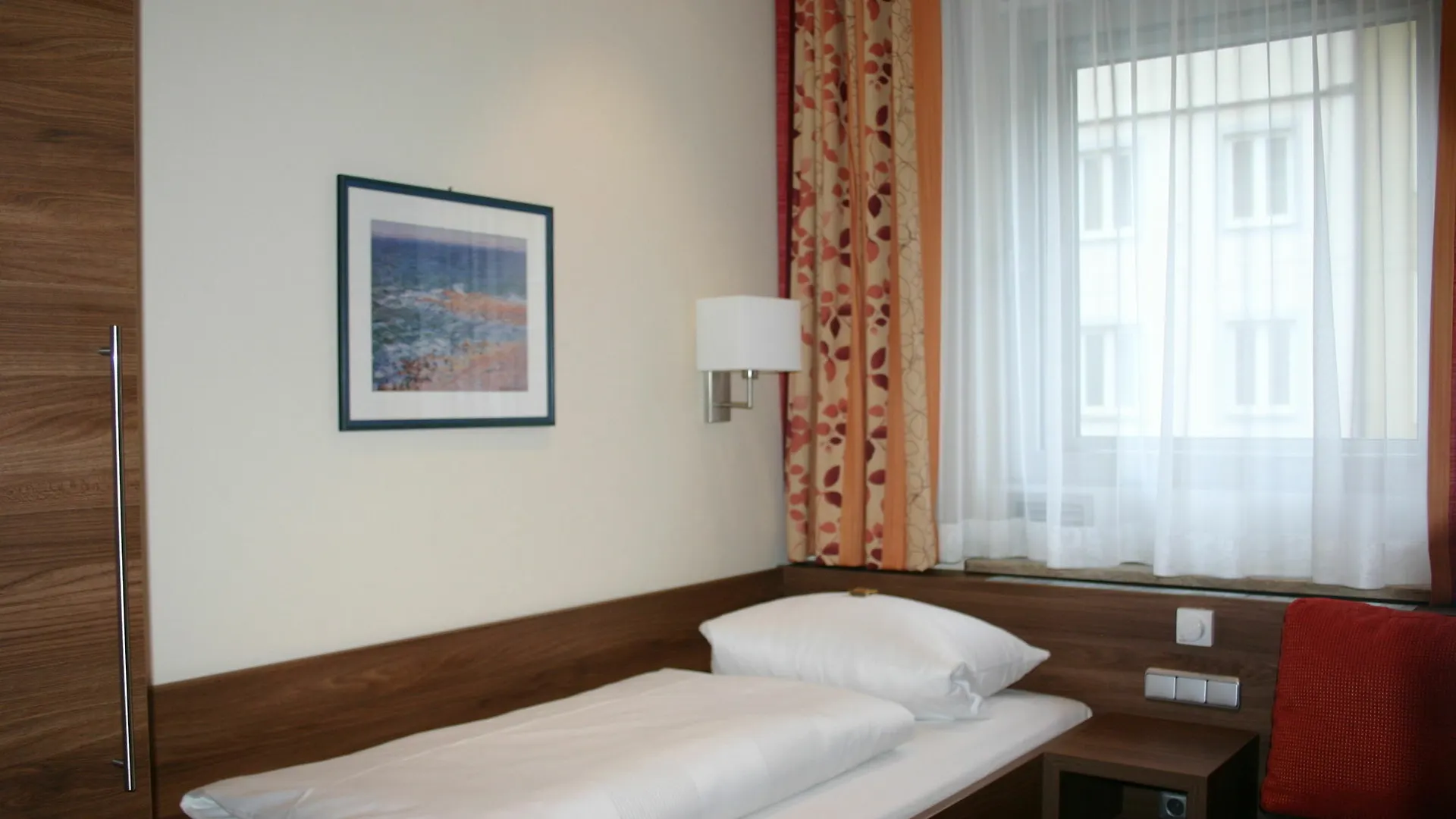 Hotel Hauser An Der Universitaet Munich 3*,  Germany